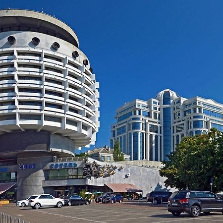 Salute Hotel Kiev Exterior foto