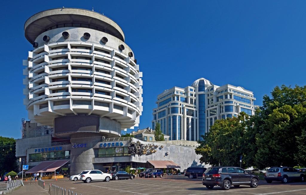 Salute Hotel Kiev Exterior foto